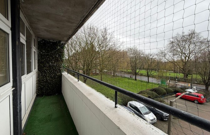 Flat 7 Hayesend House, Blackshaw Road, Tooting, London, SW17 0DH