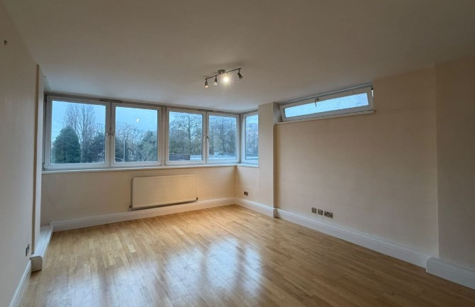 Flat 7 Hayesend House, Blackshaw Road, Tooting, London, SW17 0DH