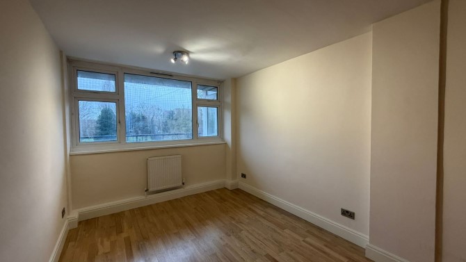Flat 7 Hayesend House, Blackshaw Road, Tooting, London, SW17 0DH