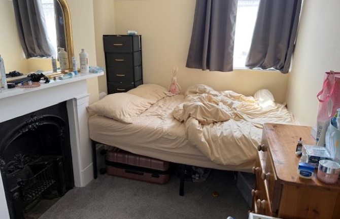 128C Lower Addiscombe Road, Croydon, Surrey, CR0 6AE