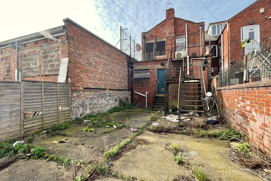 222 Great North Road, Woodlands, Doncaster, South Yorkshire DN6 7HR