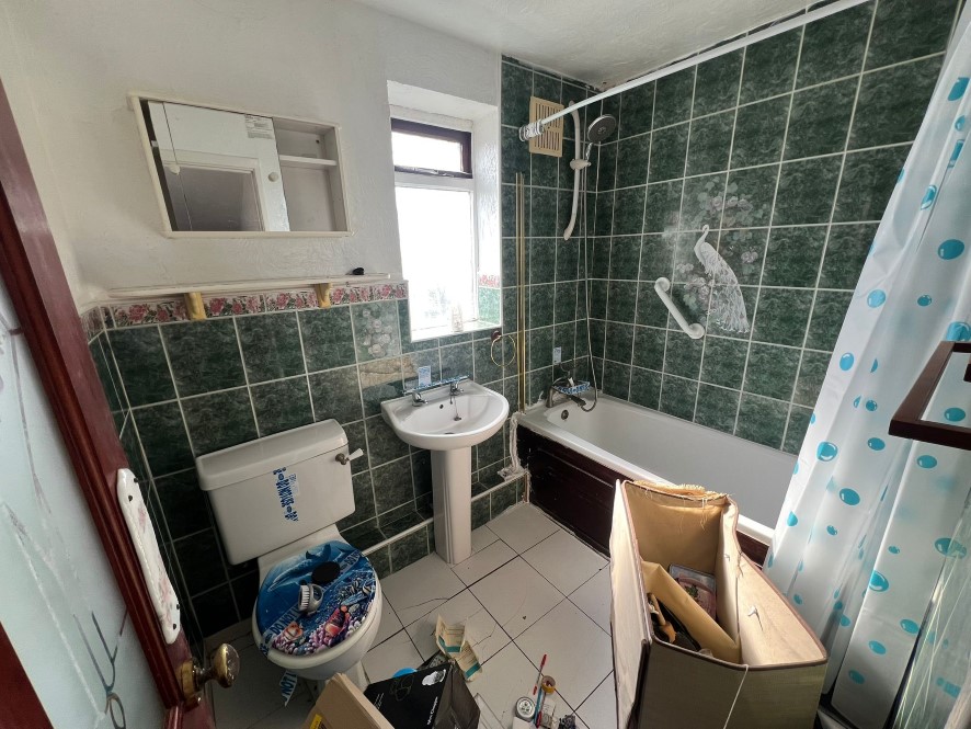 236 Wildmoor Avenue, Oldham, OL4 5PX