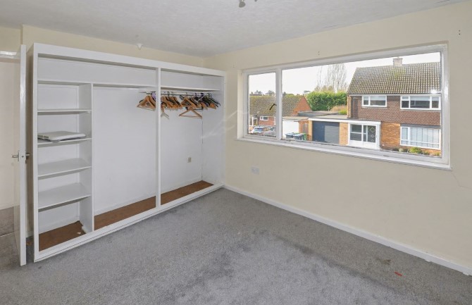 27 Cherry Orchard, Stratford-upon-Avon, Warwickshire, CV37 9AP