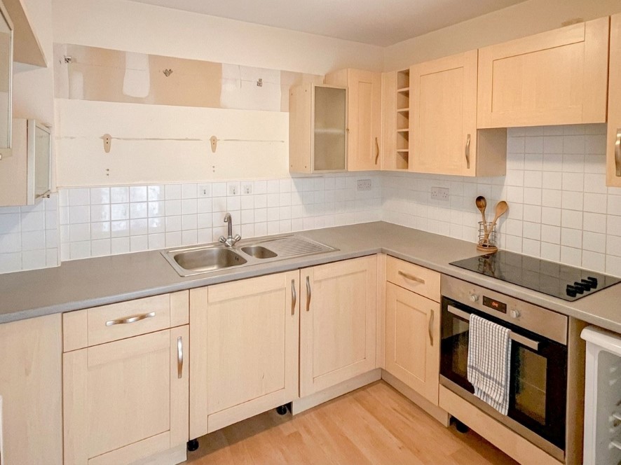 14 West Cotton Close, Northampton, Northamptonshire, NN4 8BY