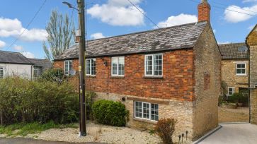 Property for Auction in Northamptonshire - 10 The Leys, Roade, Northampton, Northamptonshire NN7 2NR