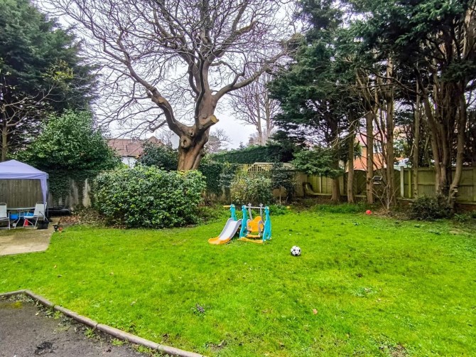 Flat 8 Oriel Lodge, 4 Wollstonecraft Road, Bournemouth, Dorset, BH5 1JQ