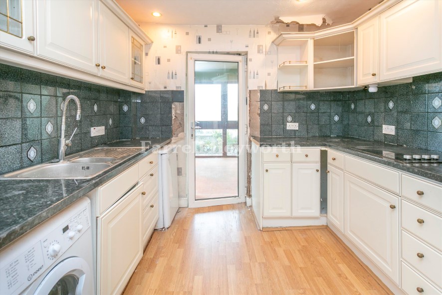 9 Rydal Grove, Heysham, Morecambe, Lancashire LA3 1DU