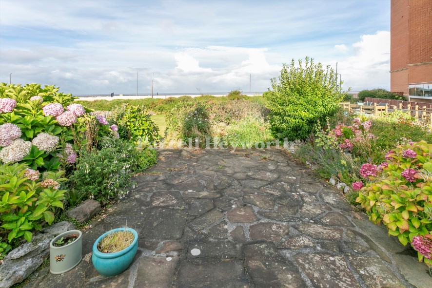 9 Rydal Grove, Heysham, Morecambe, Lancashire LA3 1DU