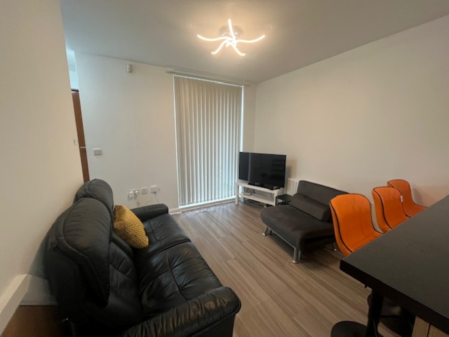 22 Bell Crescent, Manchester, Greater Manchester M11 3UA