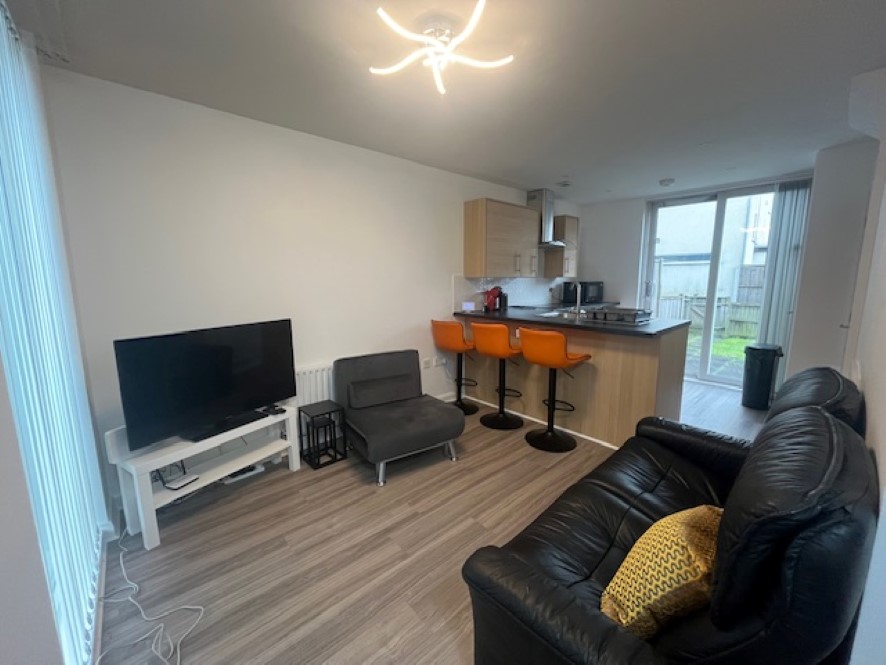 22 Bell Crescent, Manchester, Greater Manchester M11 3UA