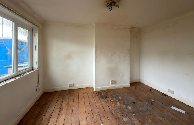 86 The Drive, Feltham, Middlesex, TW14 0AL