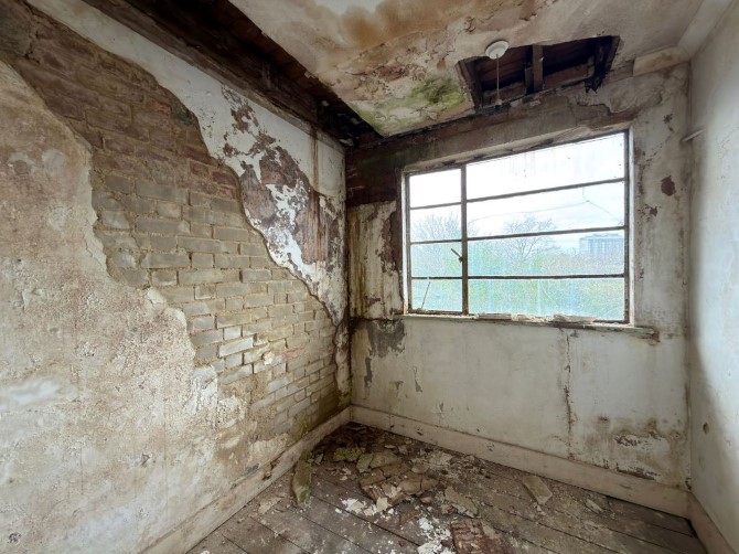 86 The Drive, Feltham, Middlesex, TW14 0AL