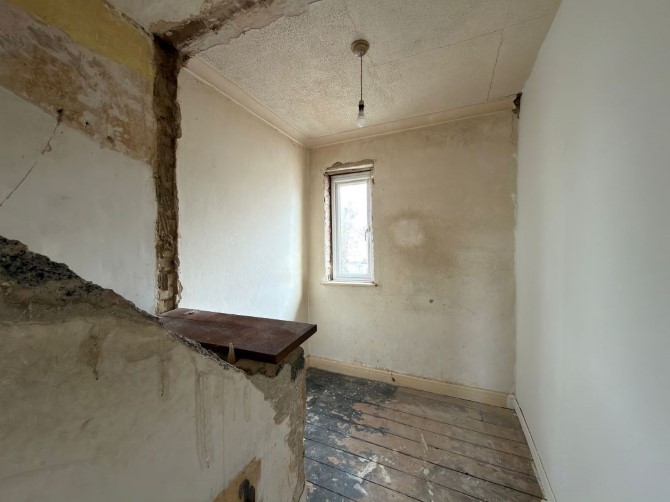 86 The Drive, Feltham, Middlesex, TW14 0AL