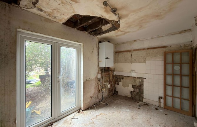 86 The Drive, Feltham, Middlesex, TW14 0AL