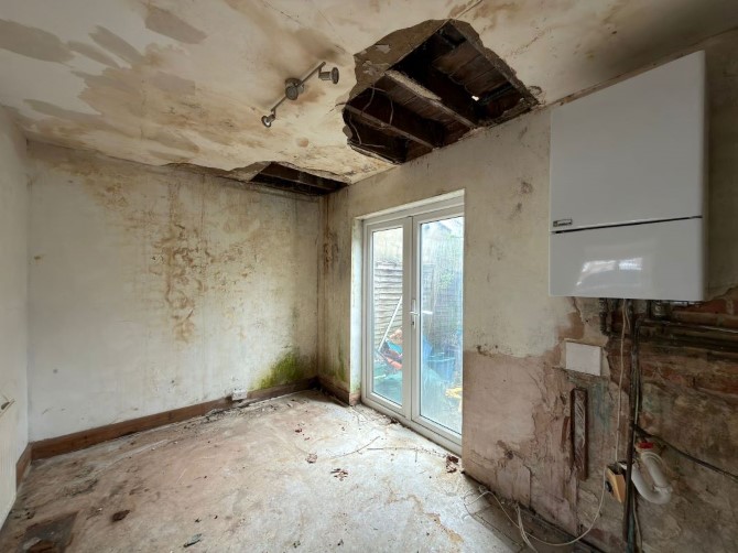 86 The Drive, Feltham, Middlesex, TW14 0AL