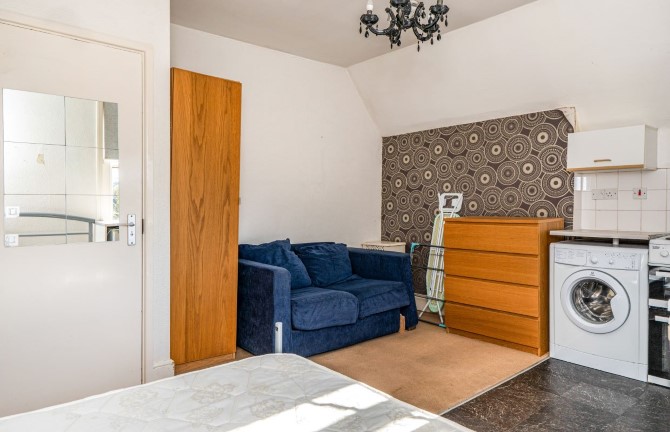 Flat 10 Foley Hall, 58-60 London Road, Reading, Berkshire, RG1 5AS