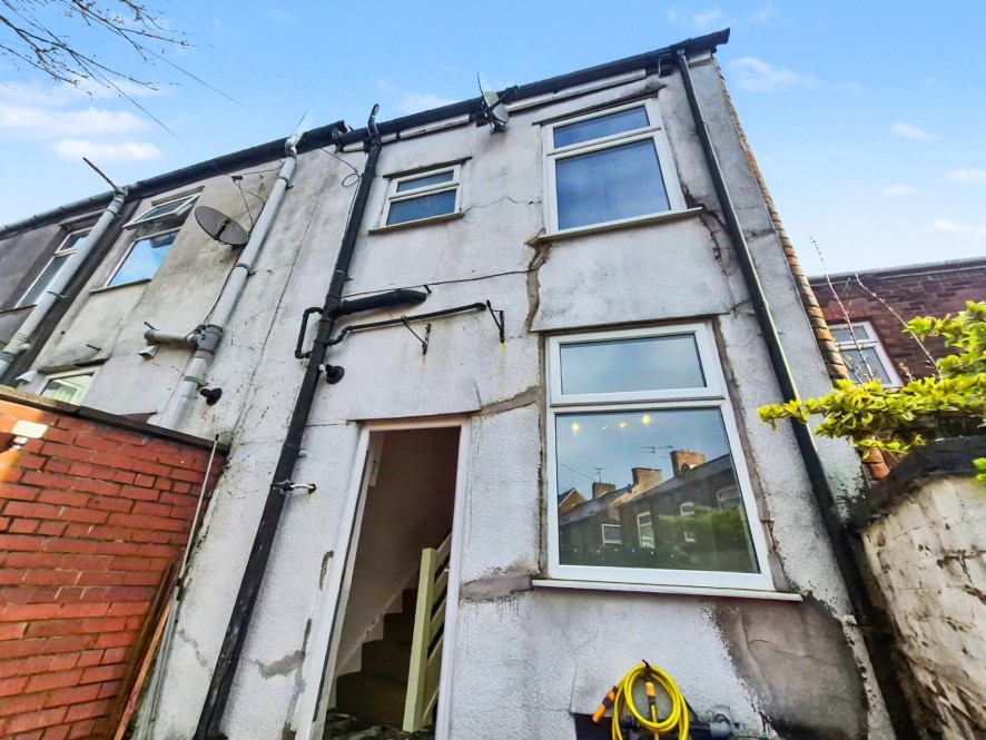 3 Raynham Street, Ashton-under-Lyne, OL6 9NU