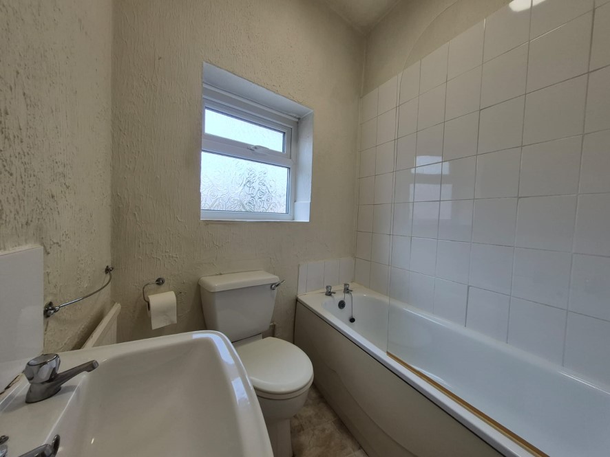 3 Raynham Street, Ashton-under-Lyne, OL6 9NU