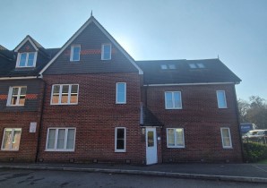 Property for Auction in Sussex & Hampshire - 23 Craigbank Court, Fareham, PO14 1AQ