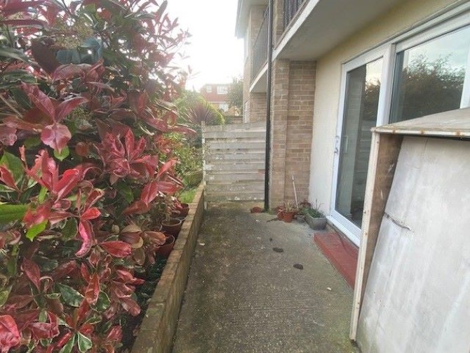 21 Fairlawn Drive, Worthing, BN14 8AX