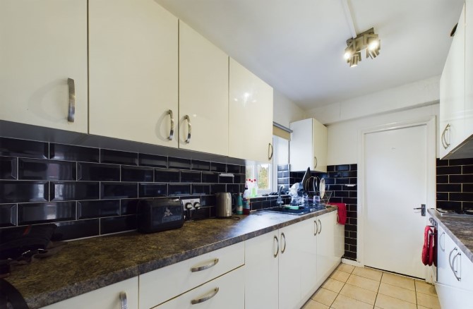 16 Halland Road, Brighton, BN2 4PF