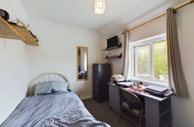 16 Halland Road, Brighton, BN2 4PF