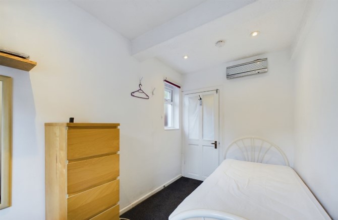 16 Halland Road, Brighton, BN2 4PF