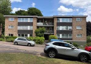 Property for Auction in London - 1 Dunsmore, The Hoe, Watford, Hertfordshire, WD19 5AU