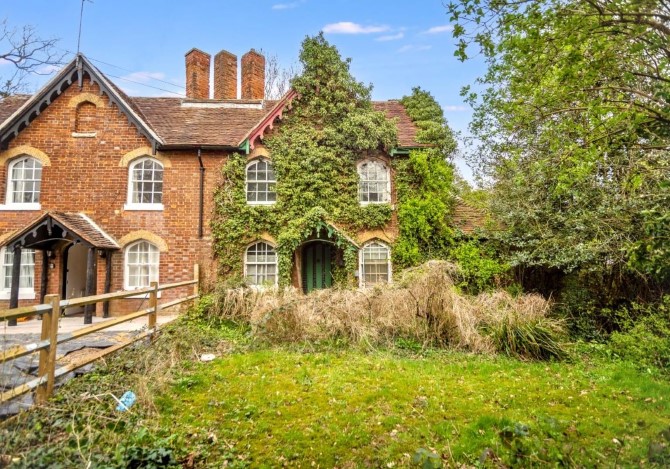 315 Shipbourne Road, Tonbridge, Kent, TN10 3ER