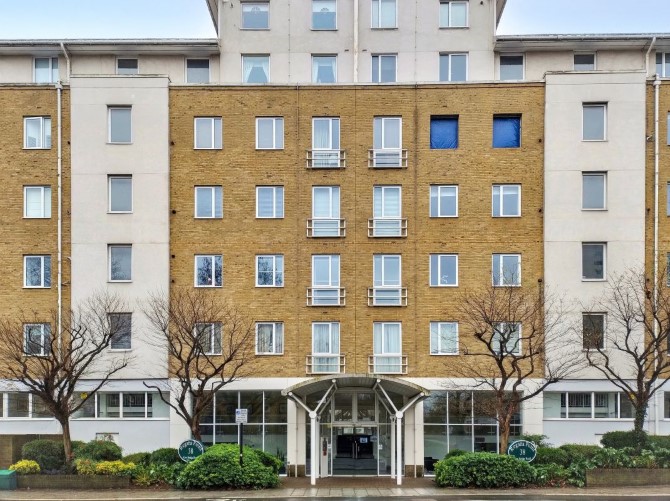 Flat 54 Regatta Point, 38 Kew Bridge Road, Brentford, Middlesex, TW8 0EB