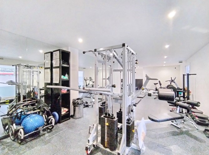 Flat 54 Regatta Point, 38 Kew Bridge Road, Brentford, Middlesex, TW8 0EB