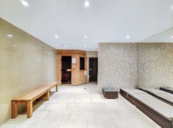 Flat 54 Regatta Point, 38 Kew Bridge Road, Brentford, Middlesex, TW8 0EB