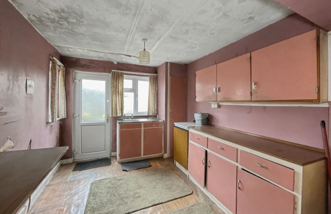 5 Fore Street, St. Dennis, St. Austell, Cornwall, PL26 8AF