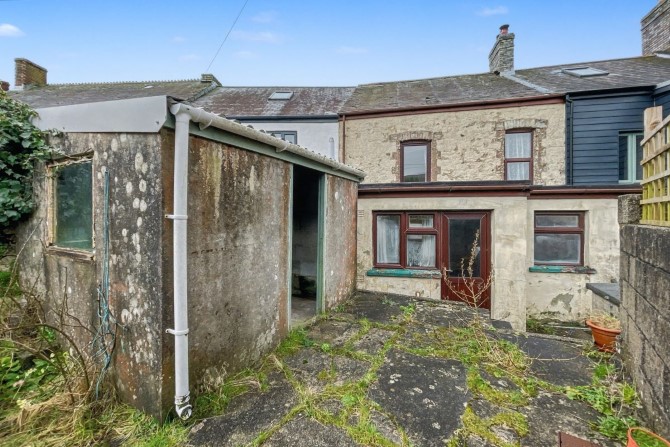 5 Fore Street, St. Dennis, St. Austell, Cornwall, PL26 8AF