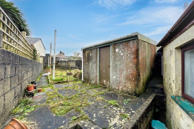 5 Fore Street, St. Dennis, St. Austell, Cornwall, PL26 8AF