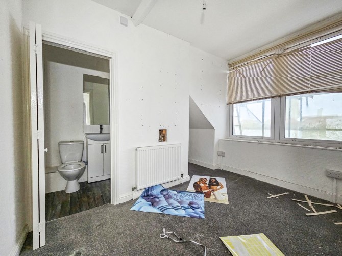 16-17 Larkstone Terrace, Hillsborough Road, Ilfracombe, Devon, EX34 9NU