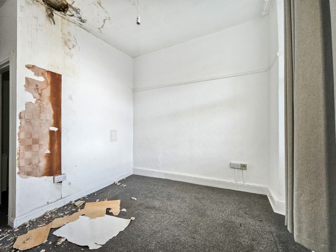 16-17 Larkstone Terrace, Hillsborough Road, Ilfracombe, Devon, EX34 9NU