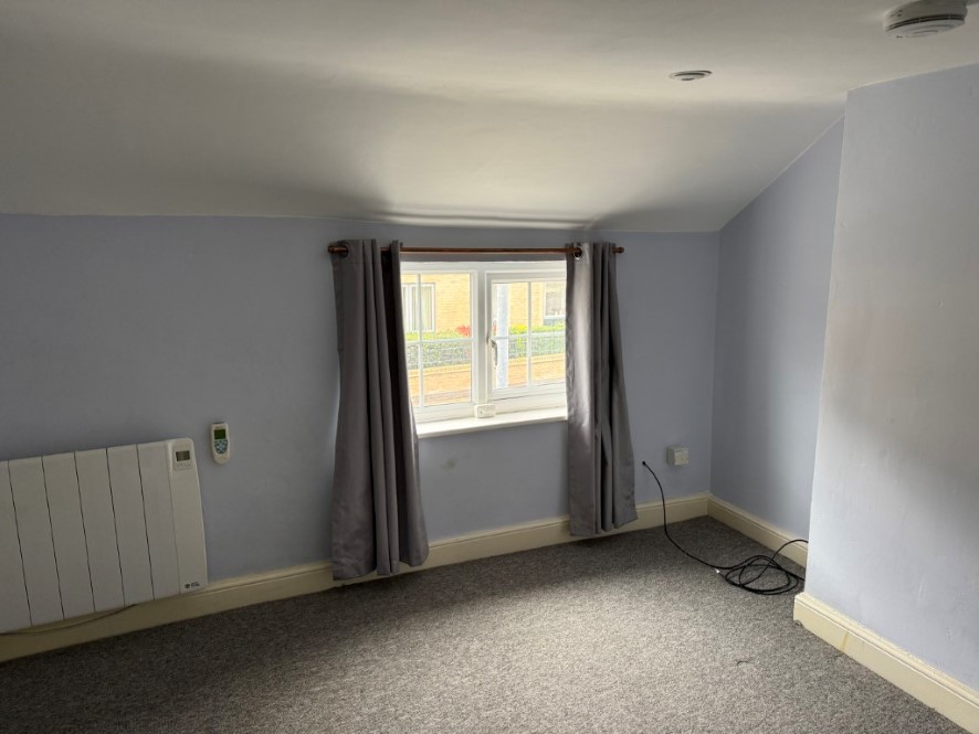 Flat 2, 2 Cromwell Walk, Huntingdon, Cambridgeshire PE29 3HN