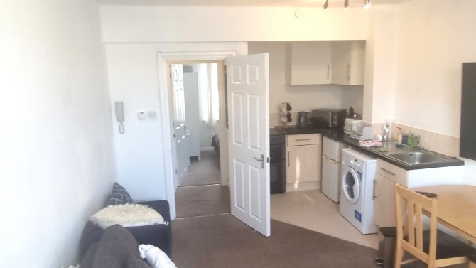 Flat 1, 22 George Street, Reading, Berkshire, RG1 7NT
