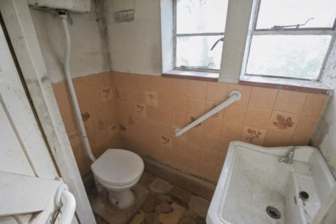 The Bungalow, Sandhurst Lane, Bexhill-on-Sea, East Sussex, TN39 4RH