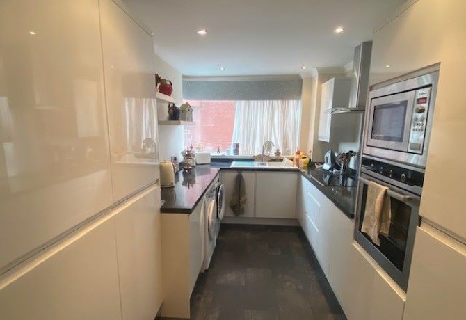 Flat 4 Caversham Court, West Parade, Worthing, BN11 3RA