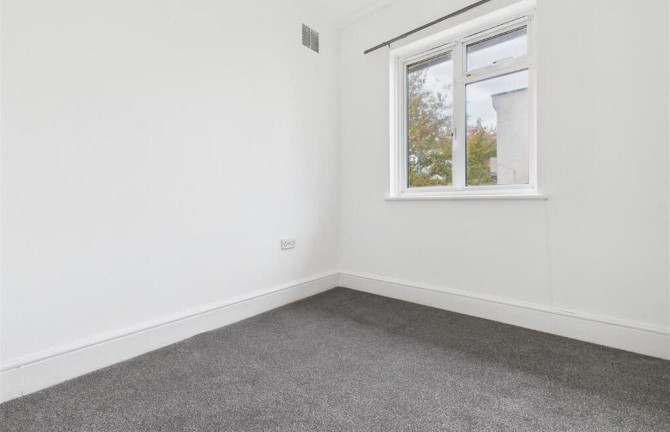 39 Gloucester Close, Willesden, London, NW10 8EG