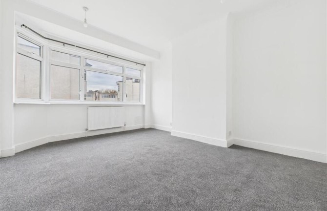 39 Gloucester Close, Willesden, London, NW10 8EG