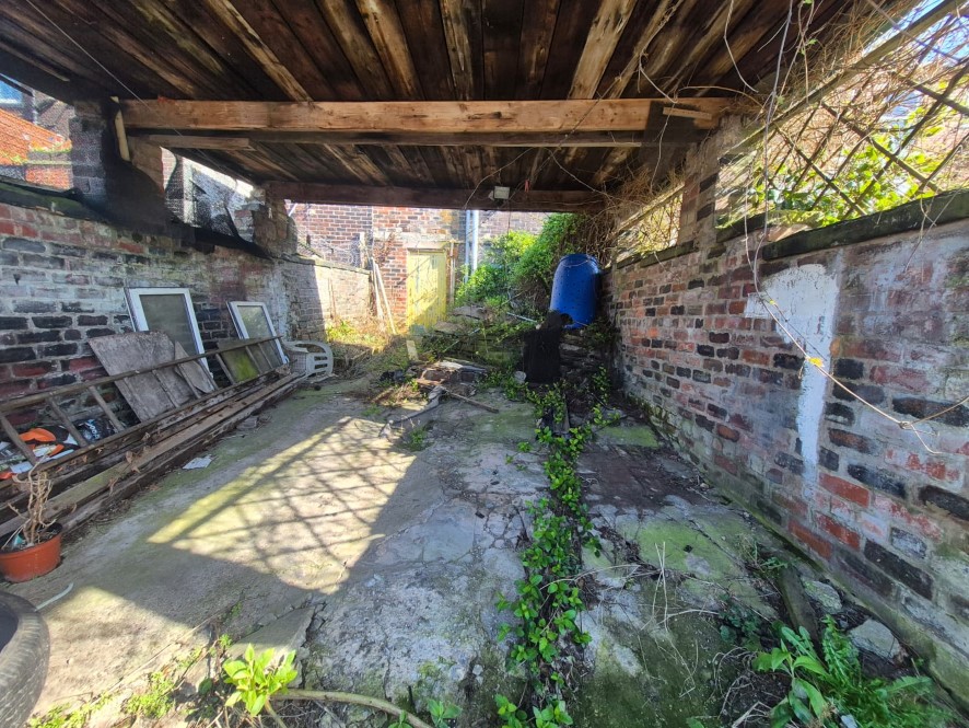 155 Stamford Road, Lees, Oldham, OL4 3NB