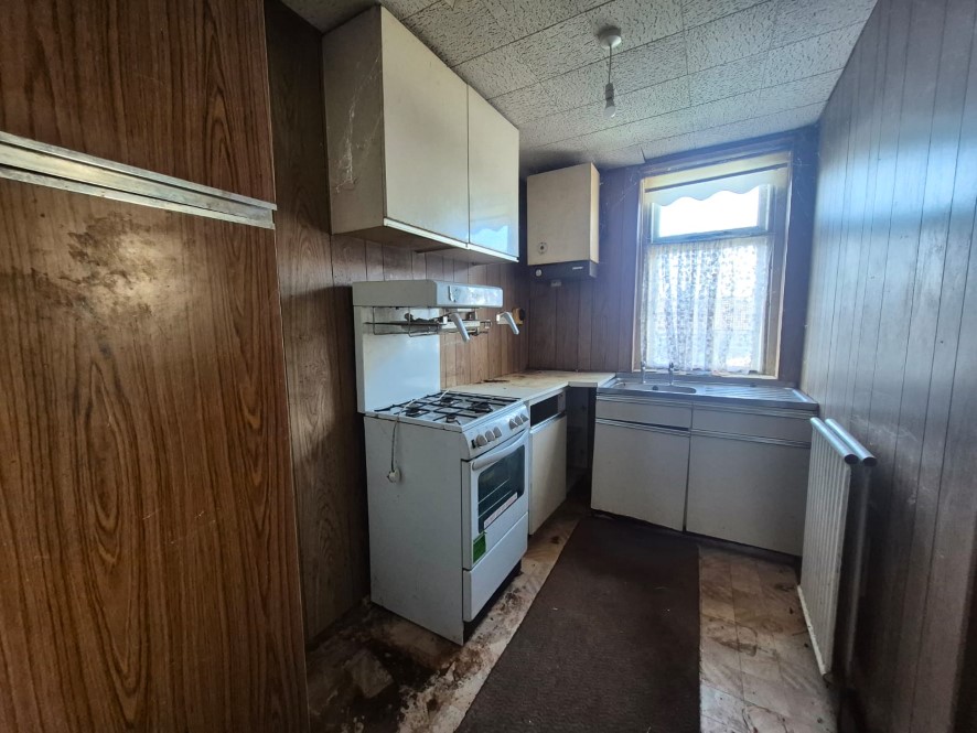 155 Stamford Road, Lees, Oldham, OL4 3NB