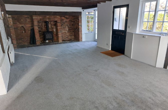 Chantlers, Village Street, Ewhurst Green, Robertsbridge, TN32 5TD