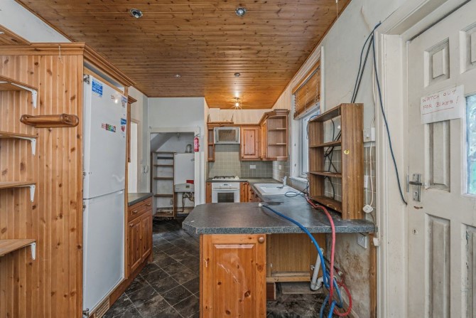 10 Dudley Avenue, Whitefield, Manchester, Lancashire, M45 6BS