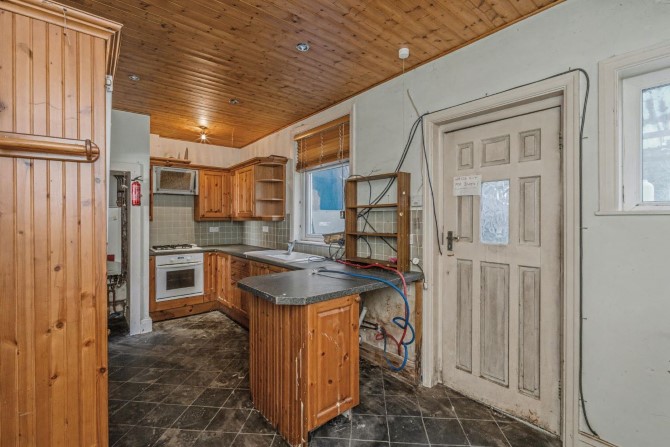 10 Dudley Avenue, Whitefield, Manchester, Lancashire, M45 6BS