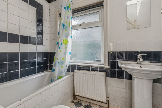 10 Dudley Avenue, Whitefield, Manchester, Lancashire, M45 6BS