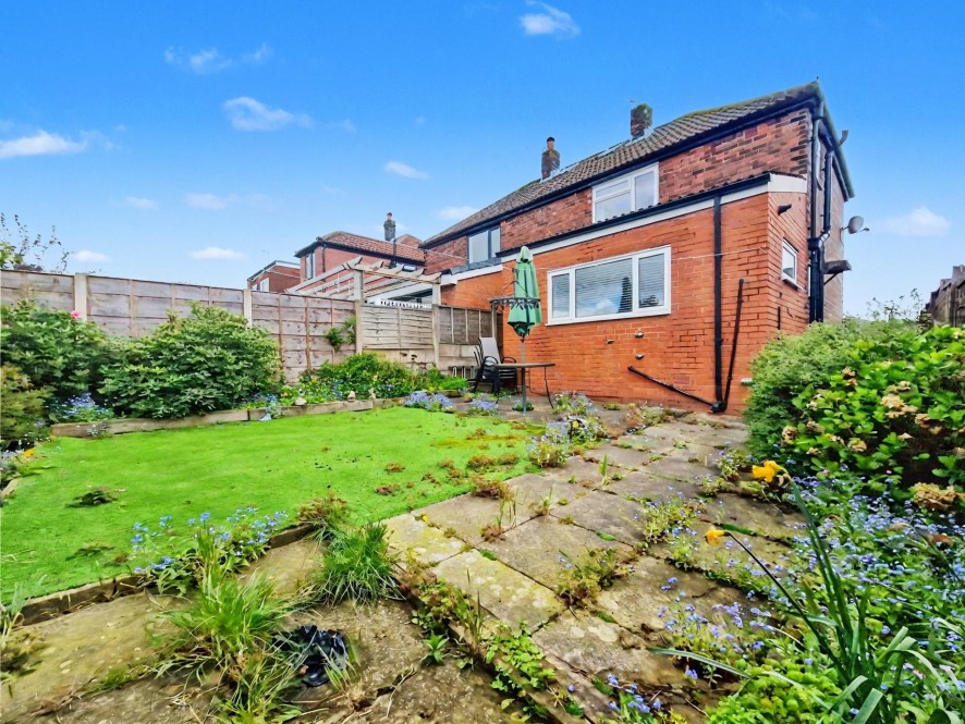 16 Orme Avenue, Alkrington, Middleton, M24 1ES